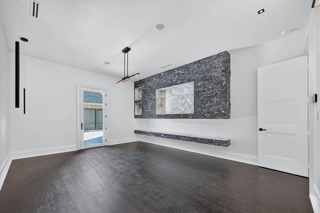 6404 Lakehurst Avenue, Dallas, TX 75230 6404 Lakehurst Avenue, Dallas, TX 75230