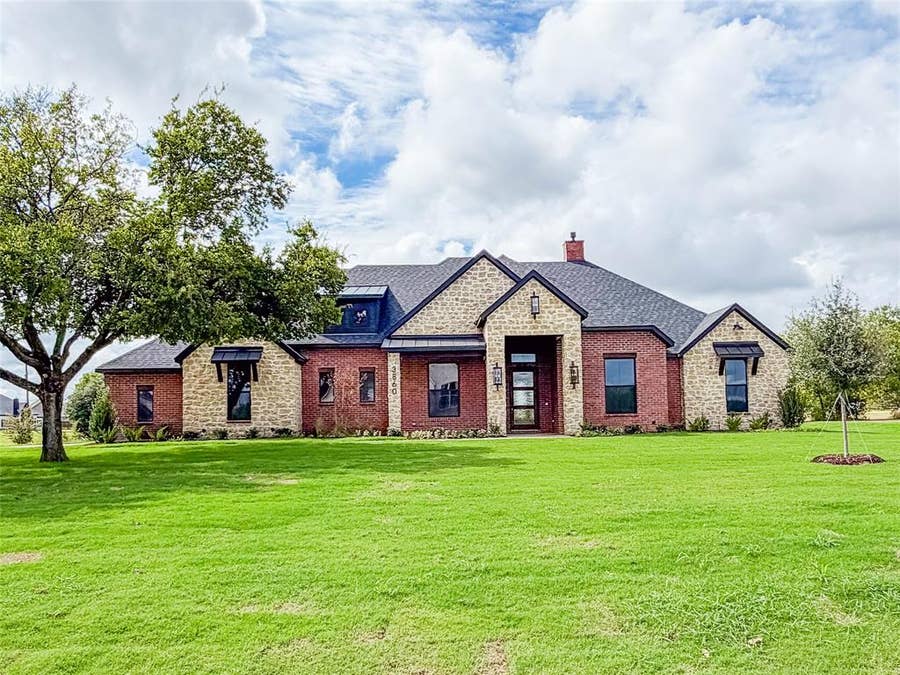 Property photo for 3860 Jacks Loop, Midlothian, TX