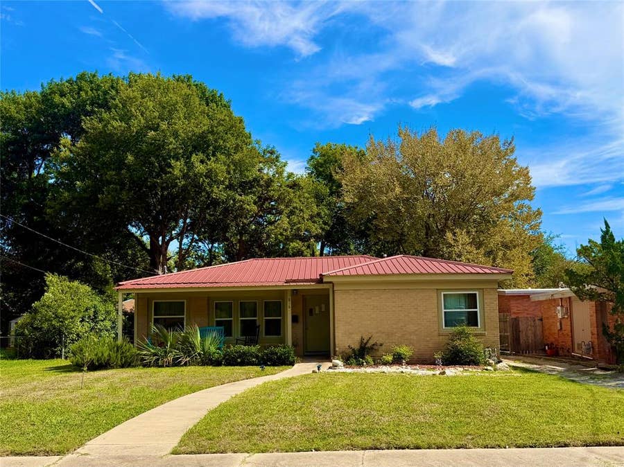 Property photo for 816 S Dixon Street, Gainesville, TX