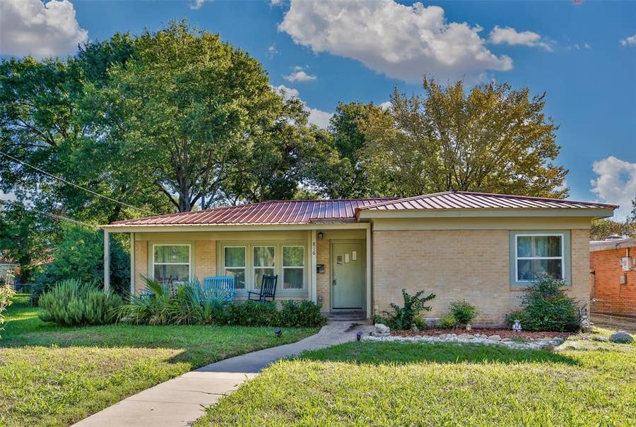 Property photo for 816 S Dixon Street, Gainesville, TX