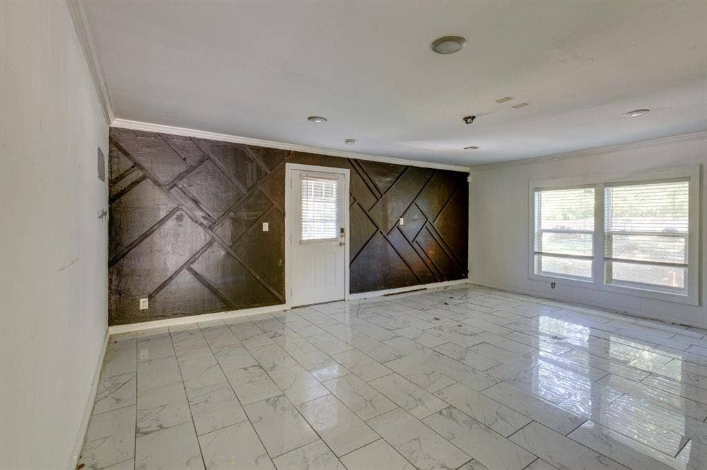 105 Barrows Lane, DeSoto, TX 75115 105 Barrows Lane, DeSoto, TX 75115
