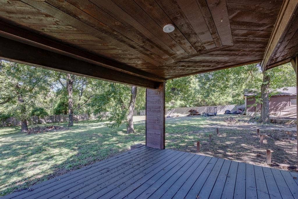 105 Barrows Lane, DeSoto, TX 75115 105 Barrows Lane, DeSoto, TX 75115