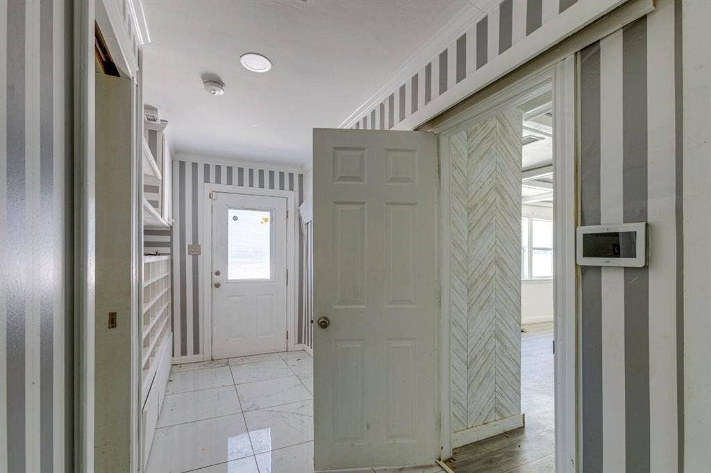 105 Barrows Lane, DeSoto, TX 75115 105 Barrows Lane, DeSoto, TX 75115