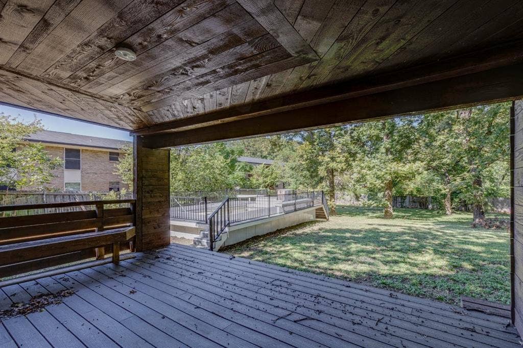 105 Barrows Lane, DeSoto, TX 75115 105 Barrows Lane, DeSoto, TX 75115