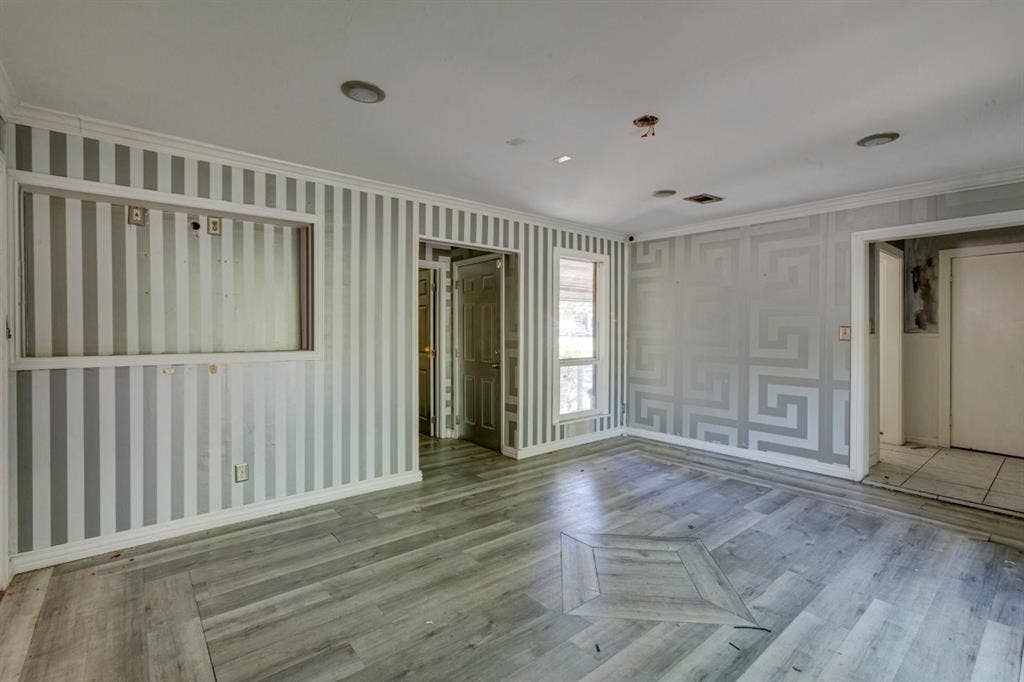 105 Barrows Lane, DeSoto, TX 75115 105 Barrows Lane, DeSoto, TX 75115