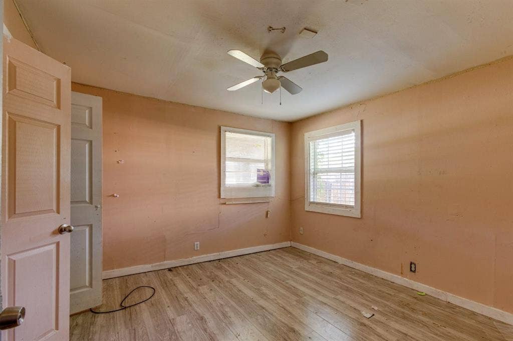 105 Barrows Lane, DeSoto, TX 75115 105 Barrows Lane, DeSoto, TX 75115