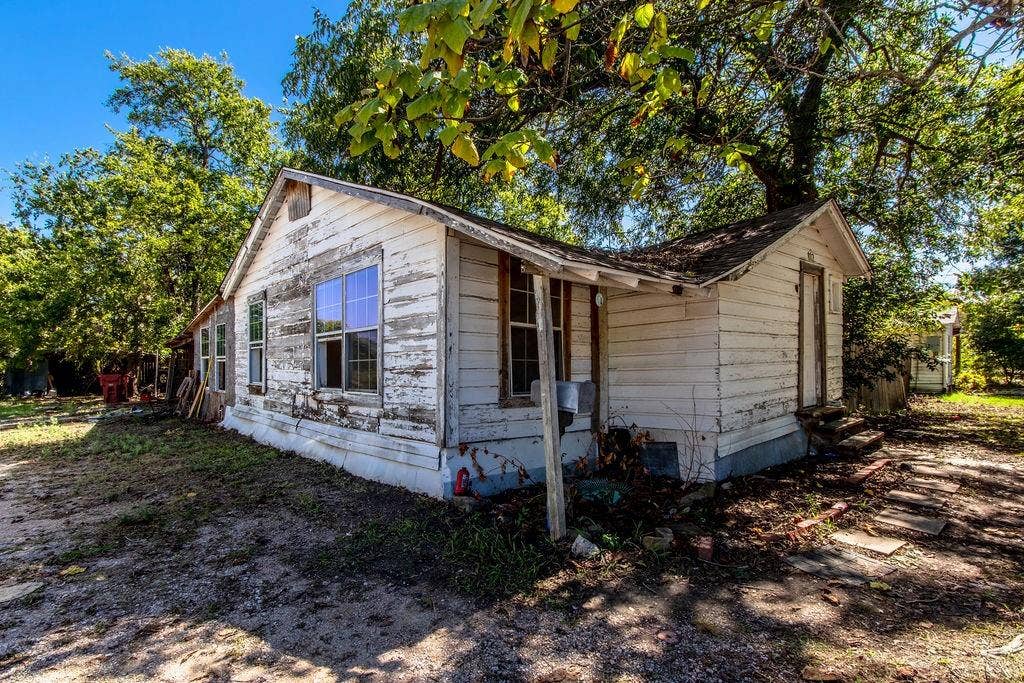 817 S Main Street, Farmersville, TX 75442 817 S Main Street, Farmersville, TX 75442