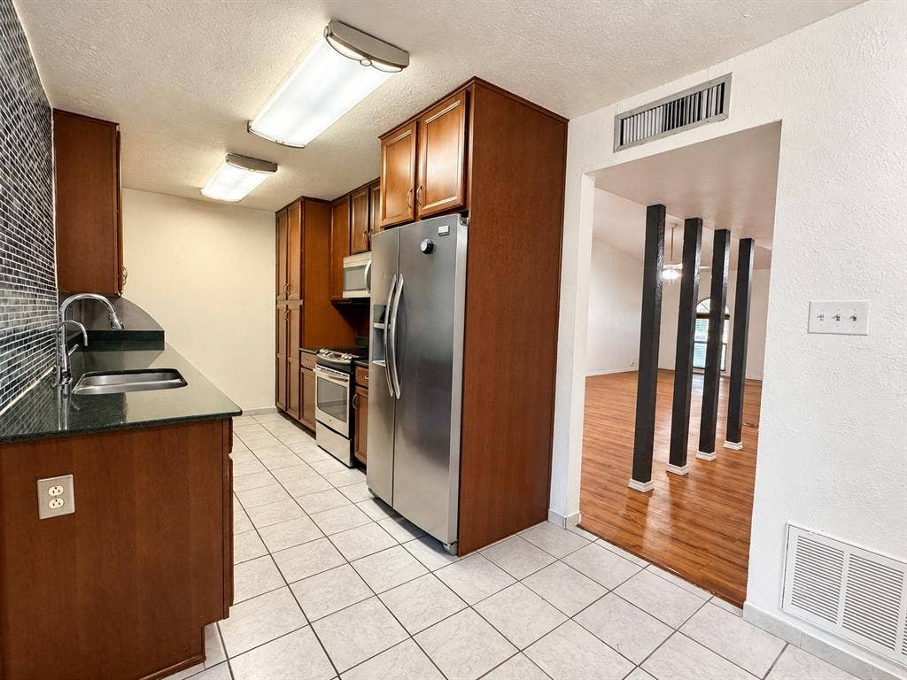 2022 Montana Trail, Grand Prairie, TX 75052
