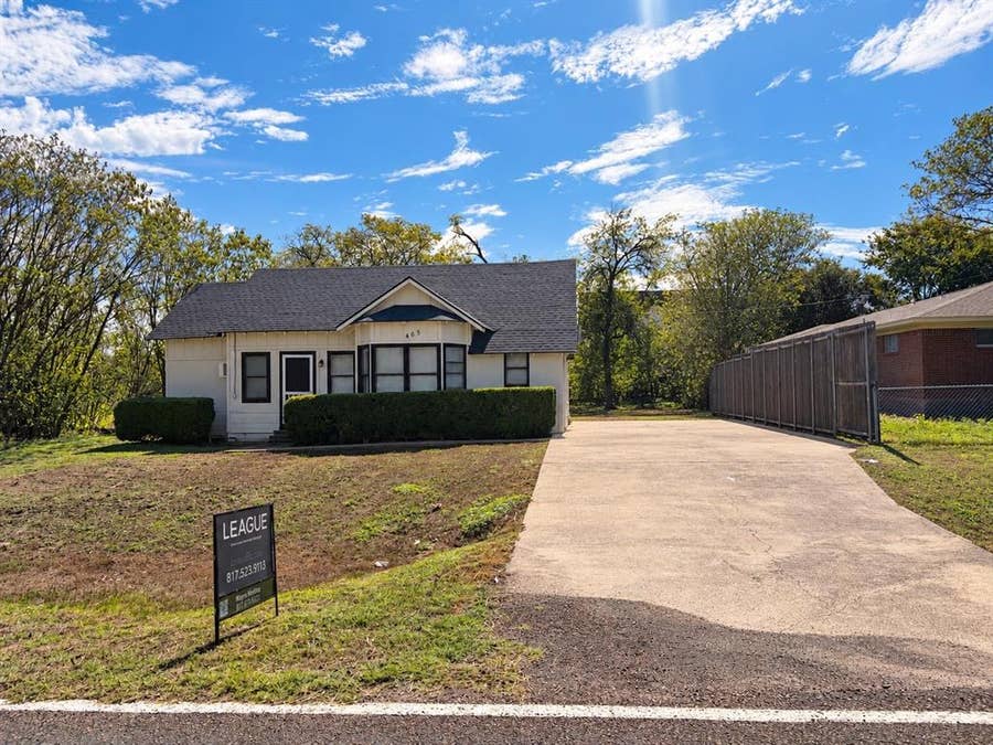 Property photo for 405 Cherry Street, Forreston, TX