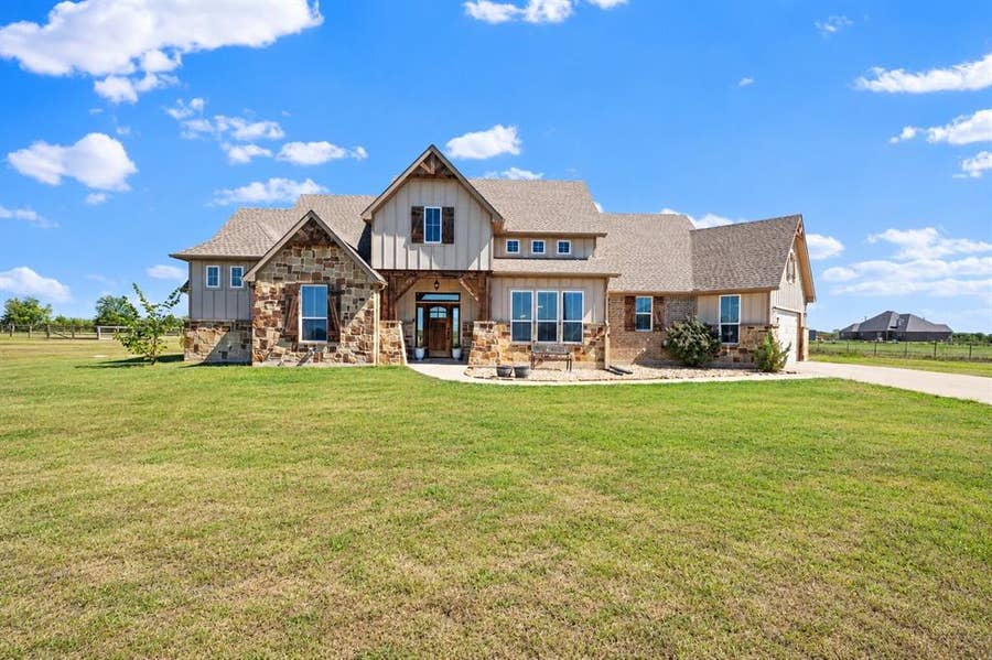 Property photo for 1117 County Road 4108, Greenville, TX