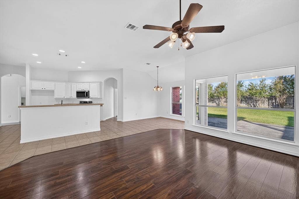 1311 Crest Glen Drive, Arlington, TX 76002