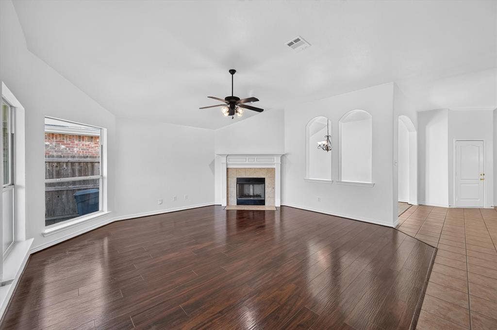 1311 Crest Glen Drive, Arlington, TX 76002