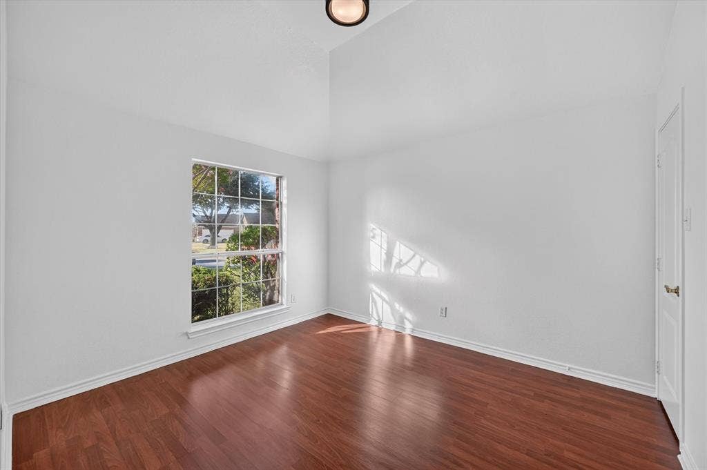 1311 Crest Glen Drive, Arlington, TX 76002