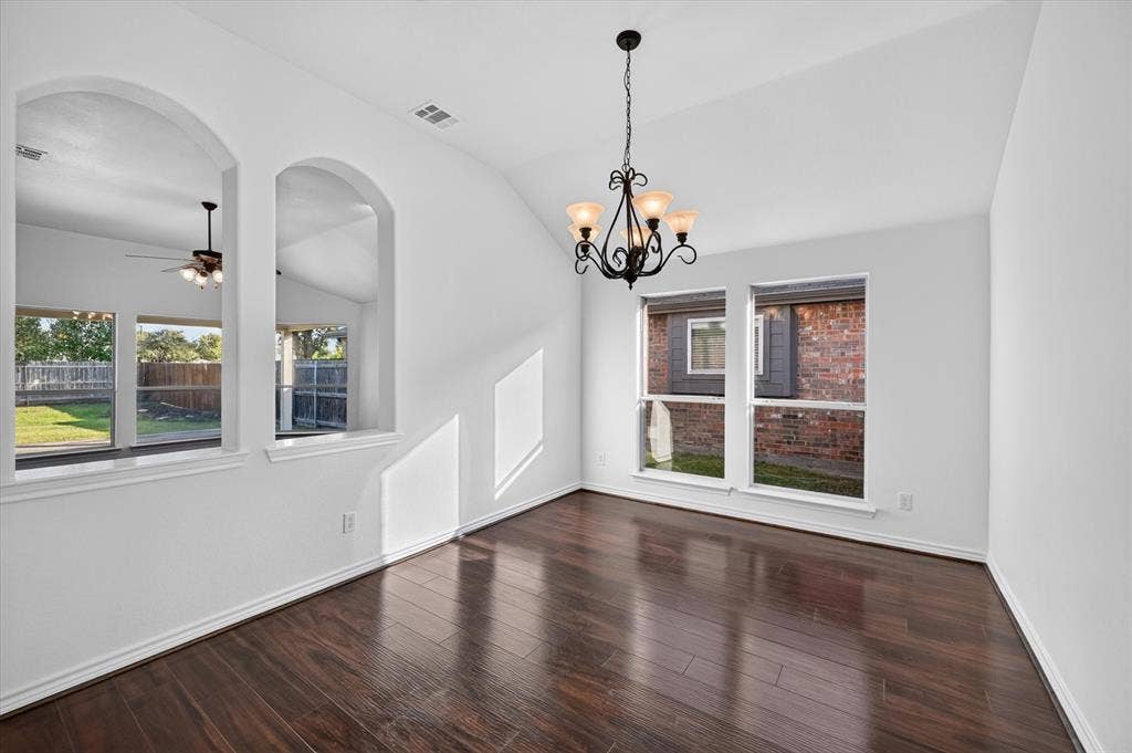 1311 Crest Glen Drive, Arlington, TX 76002