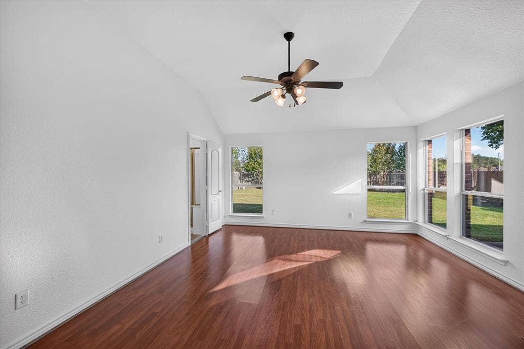 1311 Crest Glen Drive, Arlington, TX 76002