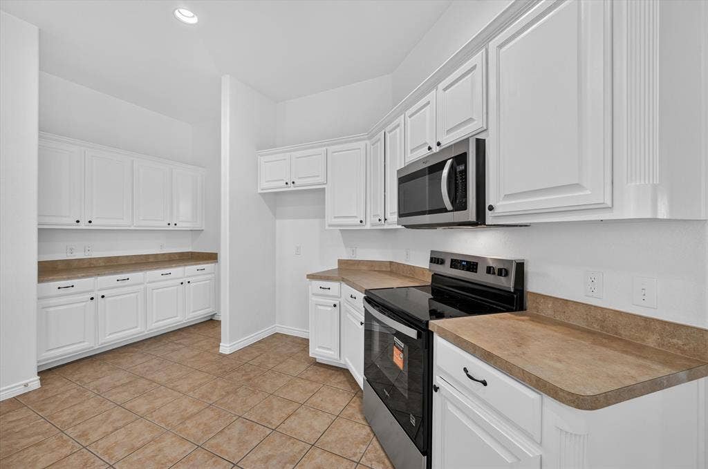 1311 Crest Glen Drive, Arlington, TX 76002