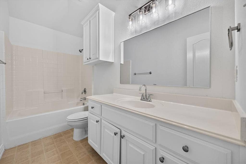 1311 Crest Glen Drive, Arlington, TX 76002
