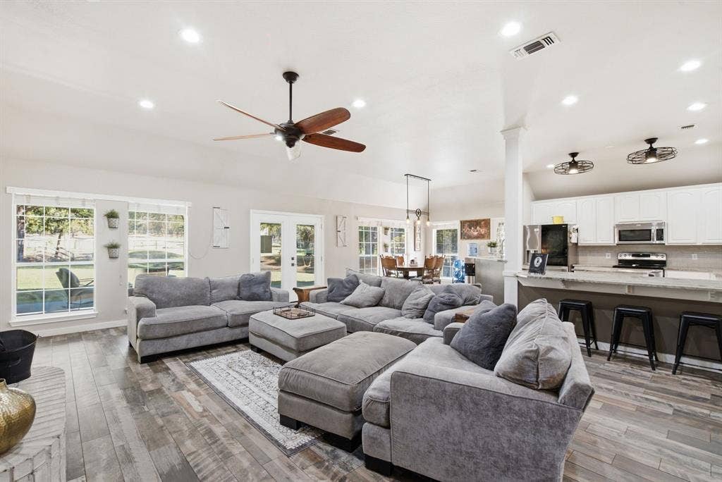 210 Saddle Club Road, Weatherford, TX 76088 210 Saddle Club Road, Weatherford, TX 76088