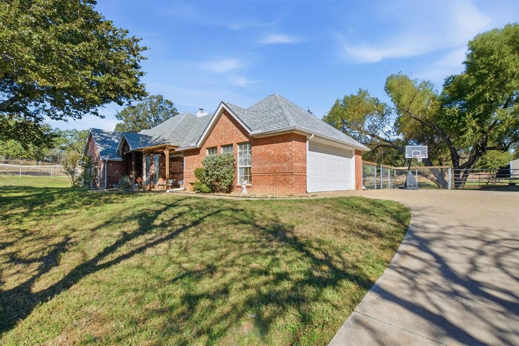 210 Saddle Club Road, Weatherford, TX 76088 210 Saddle Club Road, Weatherford, TX 76088