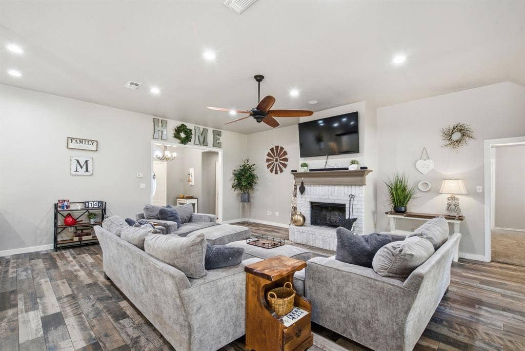 210 Saddle Club Road, Weatherford, TX 76088 210 Saddle Club Road, Weatherford, TX 76088