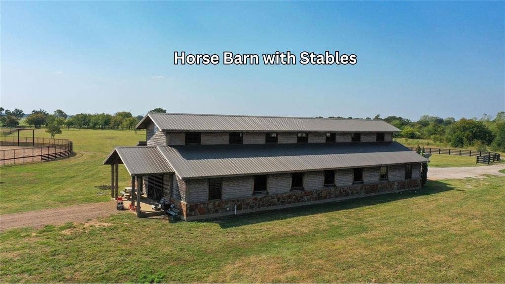 445 Sun Valley, Mabank, TX 75147 Horse Barn with Stables