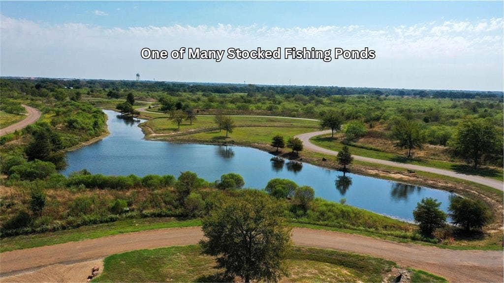 445 Sun Valley, Mabank, TX 75147 One of many stocked fishing ponds