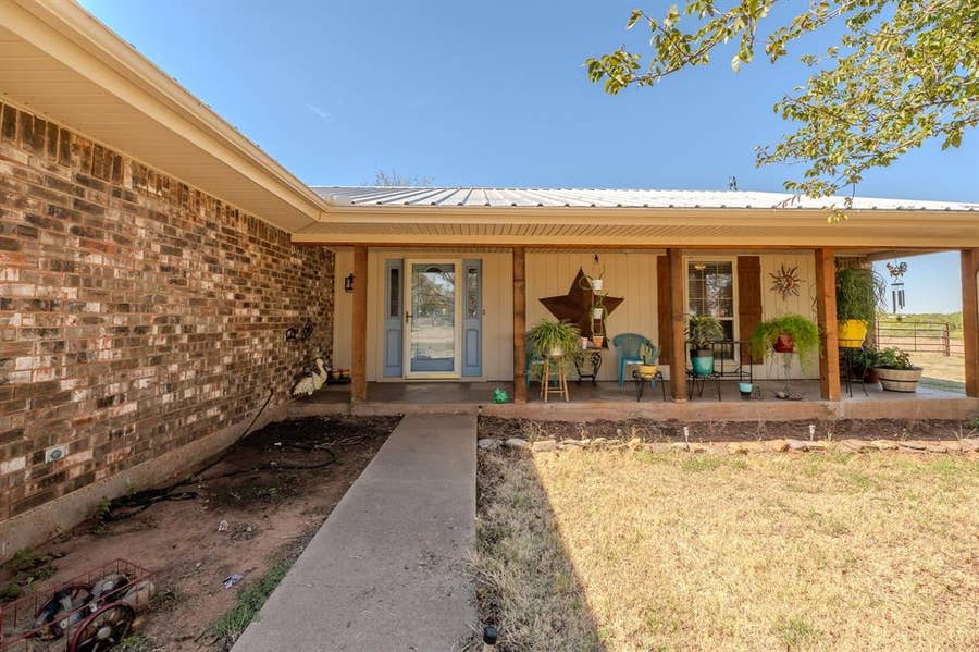 Property photo for 5178 Navajo Trl, Wichita Falls, TX