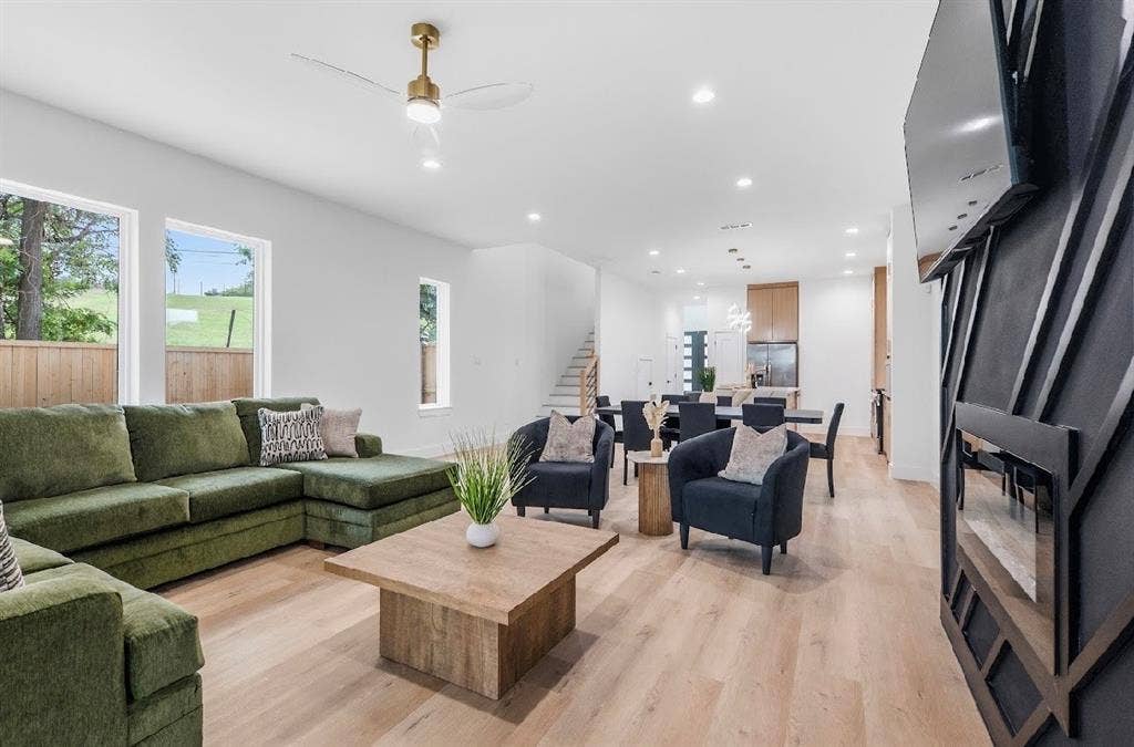 600 N Cliff Street, Dallas, TX 75203 600 N Cliff Street, Dallas, TX 75203