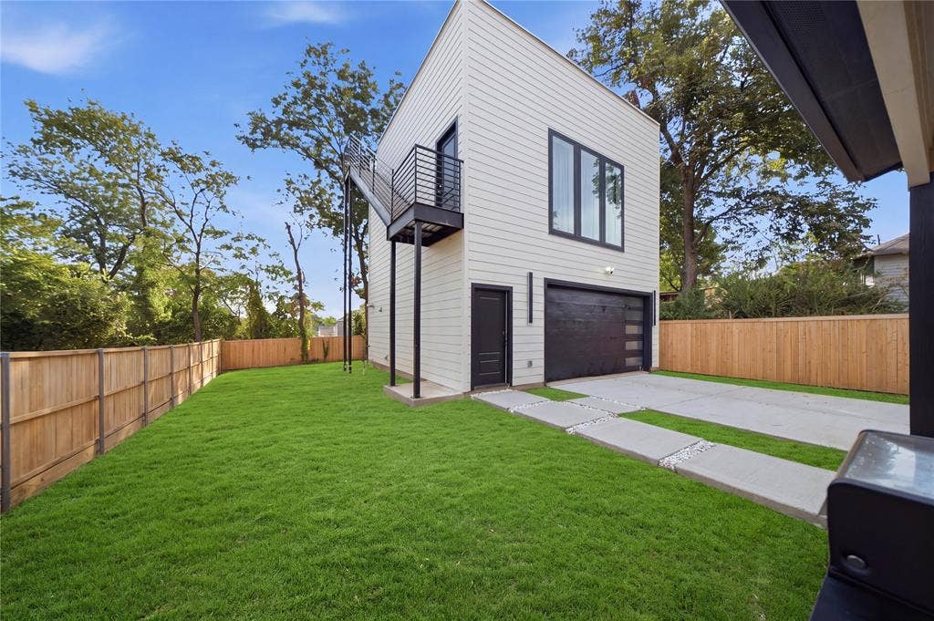 600 N Cliff Street, Dallas, TX 75203 600 N Cliff Street, Dallas, TX 75203