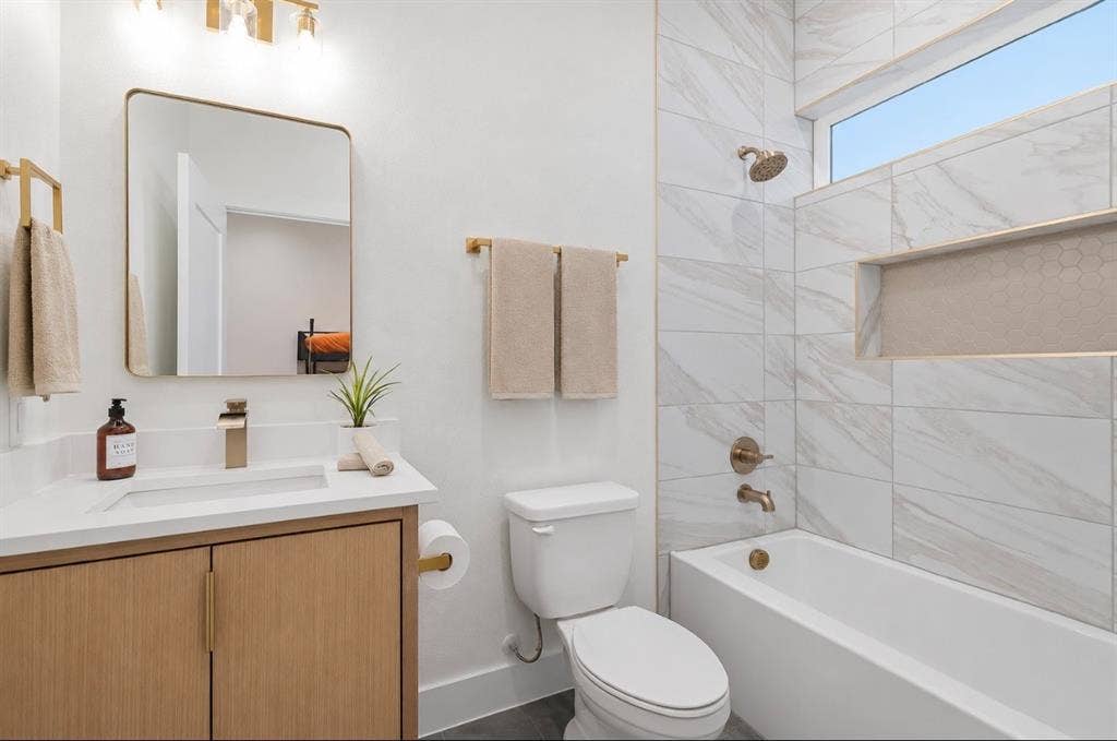 600 N Cliff Street, Dallas, TX 75203 600 N Cliff Street, Dallas, TX 75203