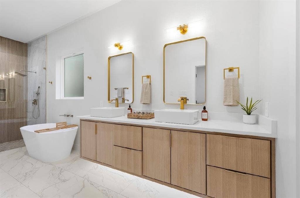 600 N Cliff Street, Dallas, TX 75203 600 N Cliff Street, Dallas, TX 75203