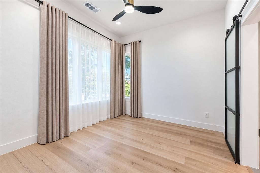 600 N Cliff Street, Dallas, TX 75203 600 N Cliff Street, Dallas, TX 75203