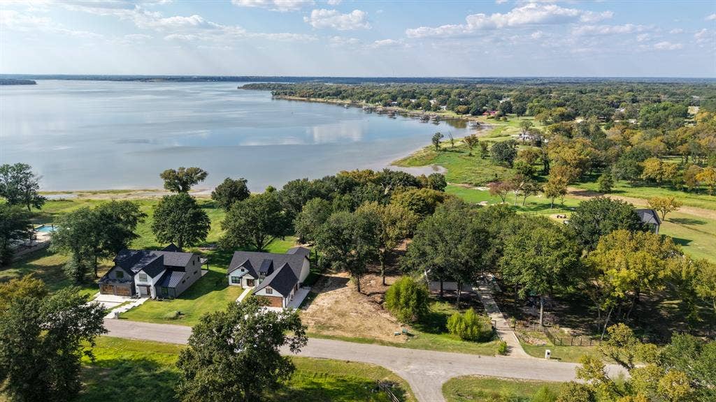 1520 Shoreline Drive, Mabank, TX 75143 1520 Shoreline Drive, Mabank, TX 75143