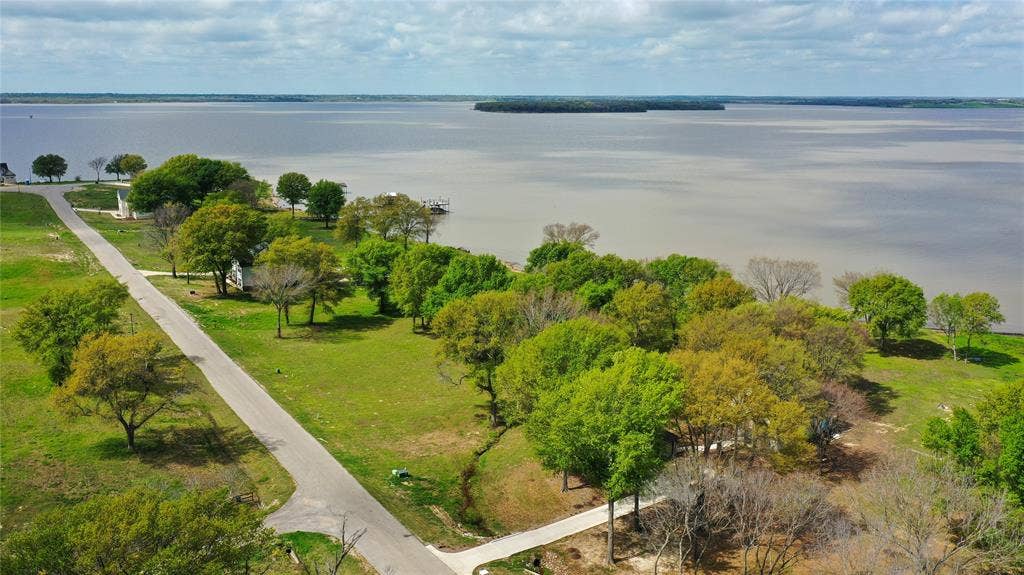 1520 Shoreline Drive, Mabank, TX 75143 1520 Shoreline Drive, Mabank, TX 75143
