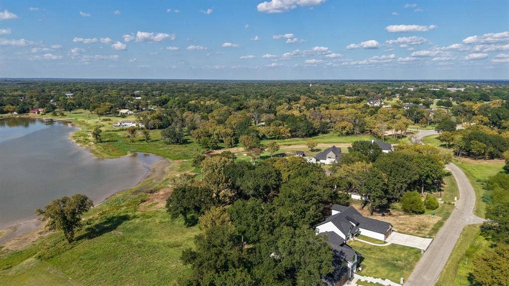 1520 Shoreline Drive, Mabank, TX 75143 1520 Shoreline Drive, Mabank, TX 75143