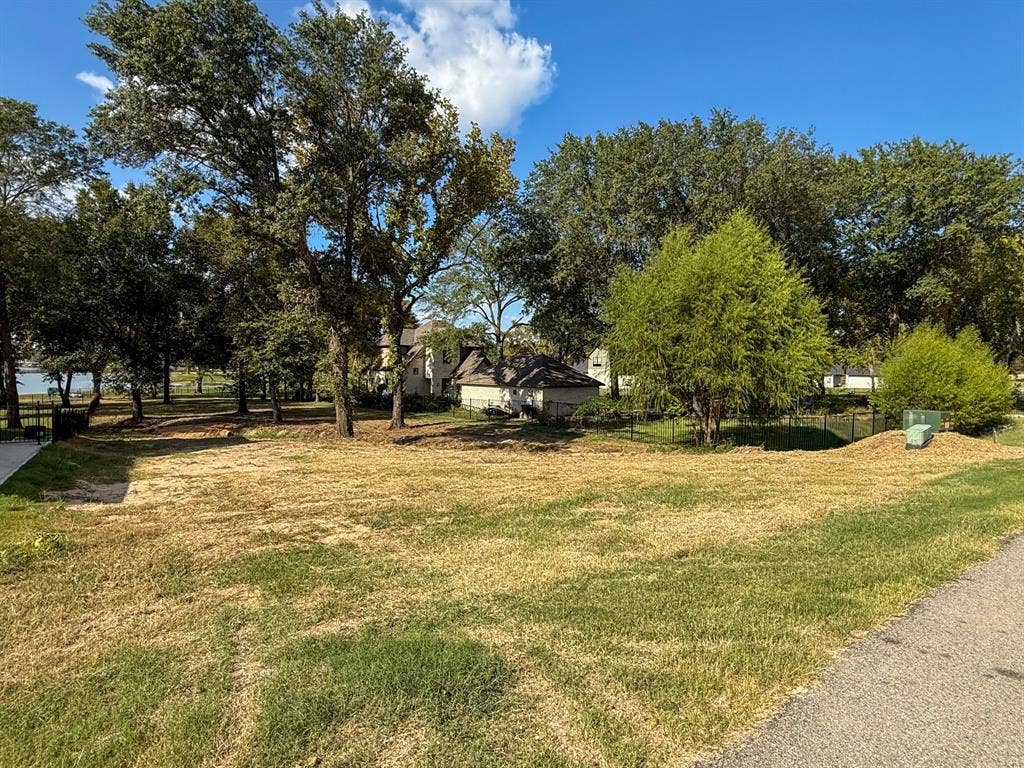 1520 Shoreline Drive, Mabank, TX 75143 1520 Shoreline Drive, Mabank, TX 75143