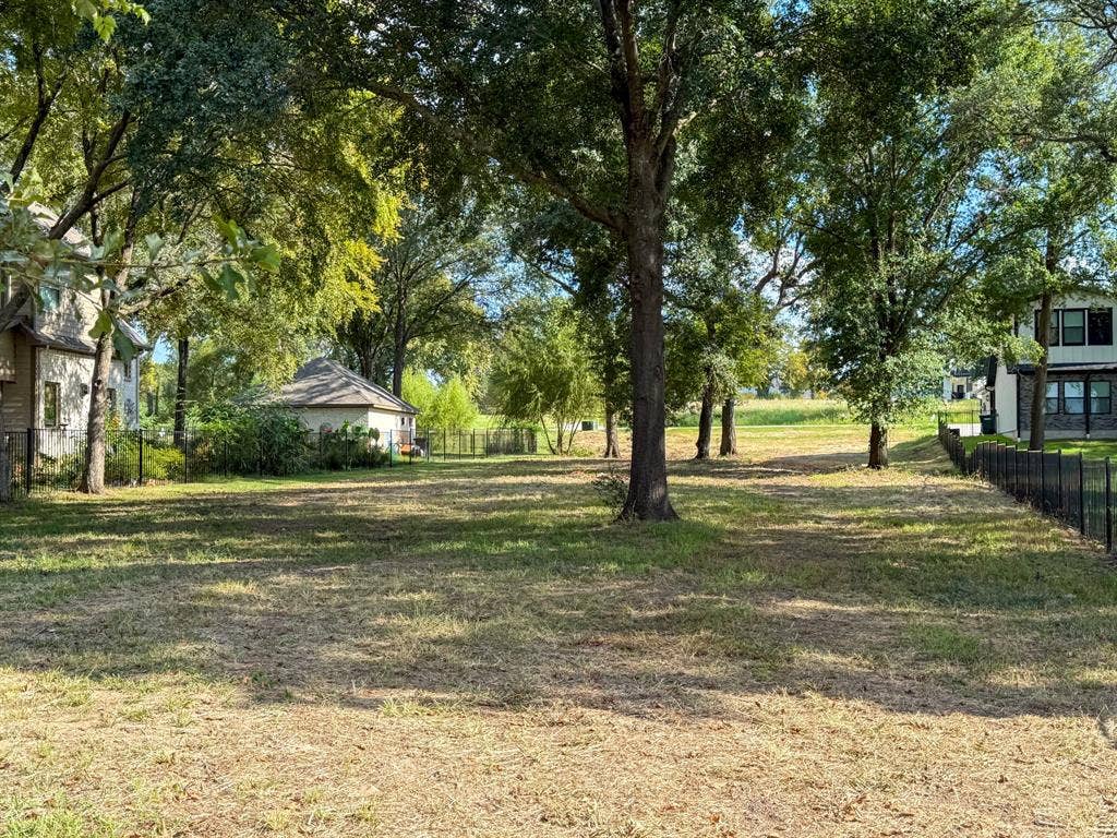 1520 Shoreline Drive, Mabank, TX 75143 1520 Shoreline Drive, Mabank, TX 75143