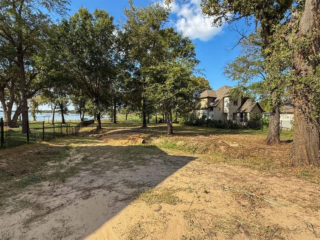 1520 Shoreline Drive, Mabank, TX 75143 1520 Shoreline Drive, Mabank, TX 75143