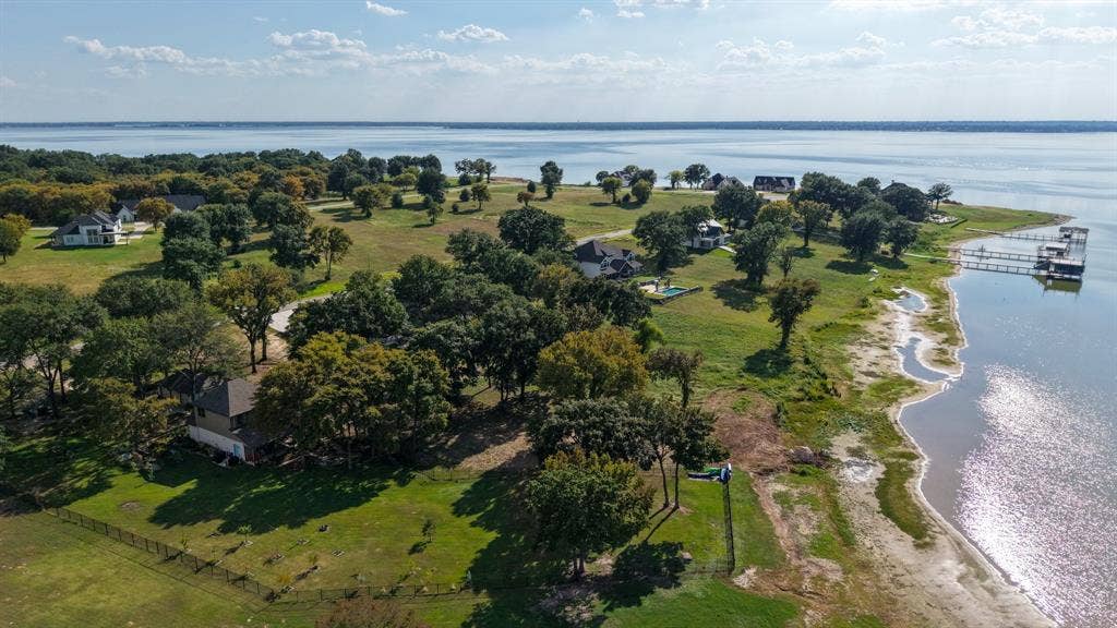 1520 Shoreline Drive, Mabank, TX 75143 1520 Shoreline Drive, Mabank, TX 75143