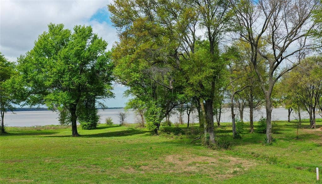 1520 Shoreline Drive, Mabank, TX 75143 1520 Shoreline Drive, Mabank, TX 75143