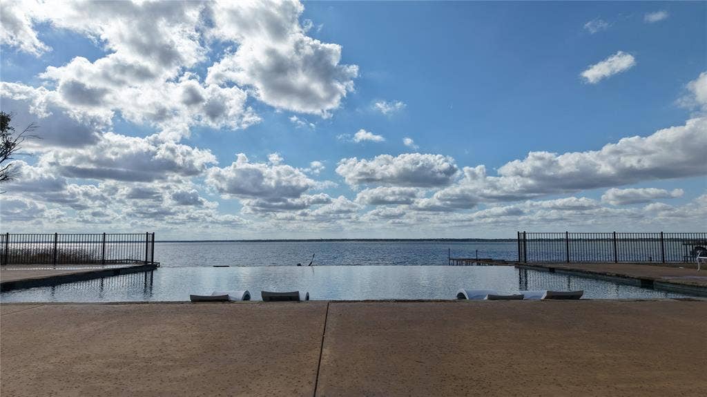 1520 Shoreline Drive, Mabank, TX 75143 1520 Shoreline Drive, Mabank, TX 75143