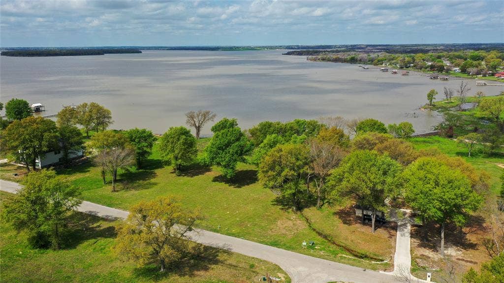 1520 Shoreline Drive, Mabank, TX 75143 1520 Shoreline Drive, Mabank, TX 75143
