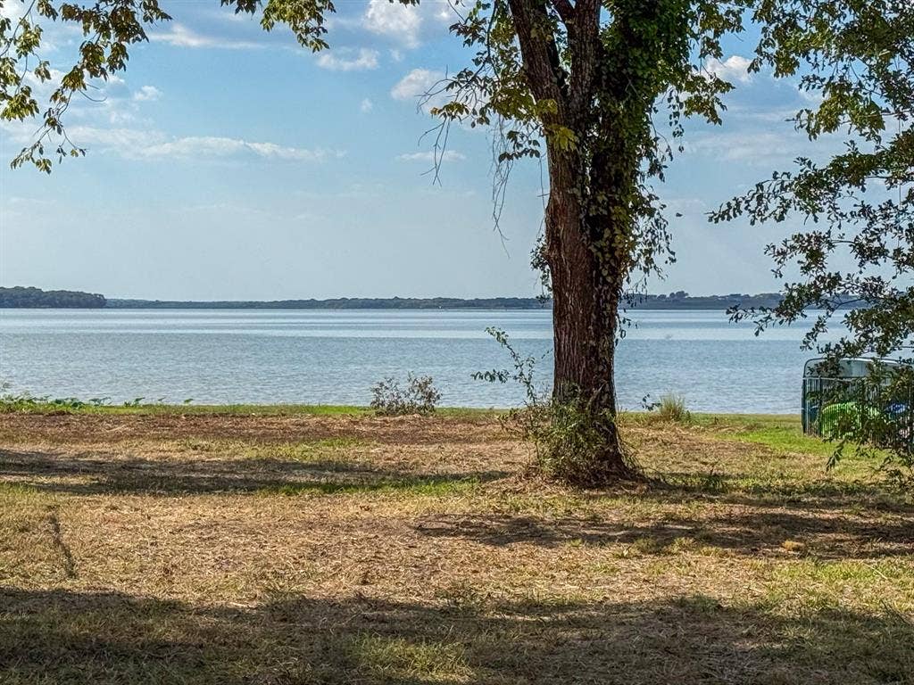 1520 Shoreline Drive, Mabank, TX 75143 1520 Shoreline Drive, Mabank, TX 75143