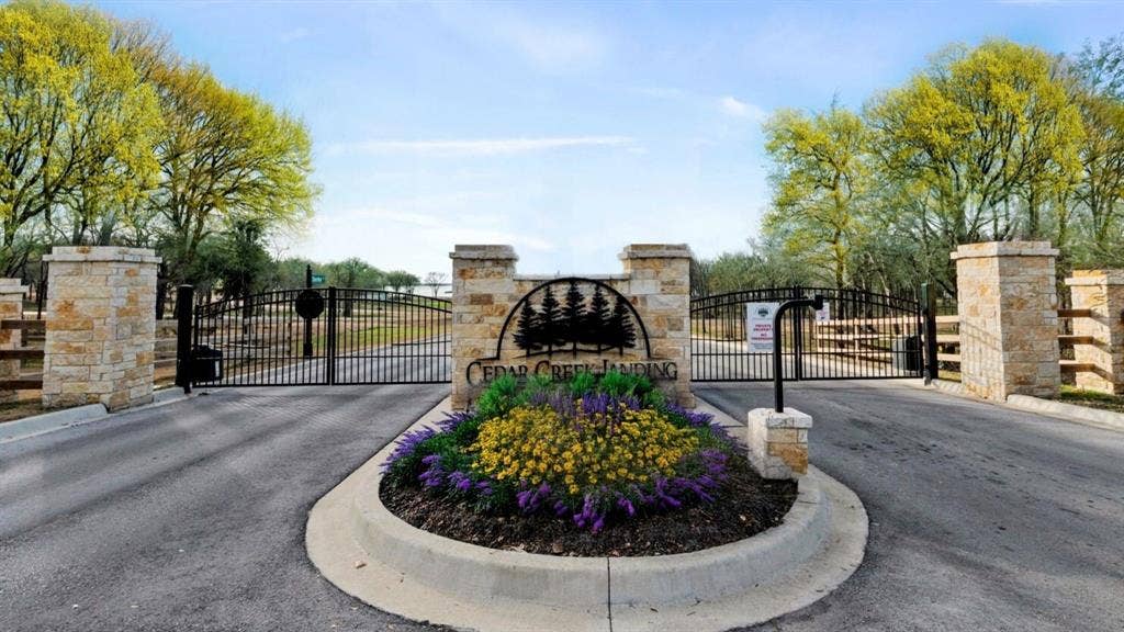 1520 Shoreline Drive, Mabank, TX 75143 1520 Shoreline Drive, Mabank, TX 75143