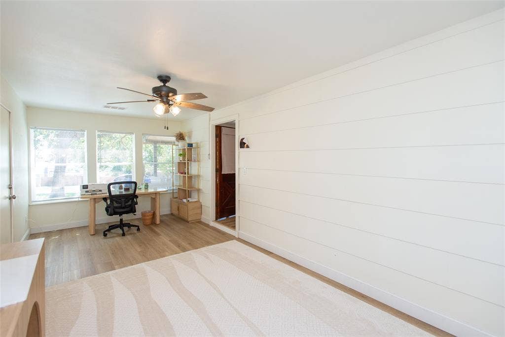 210 Lake Front Drive, Mabank, TX 75156