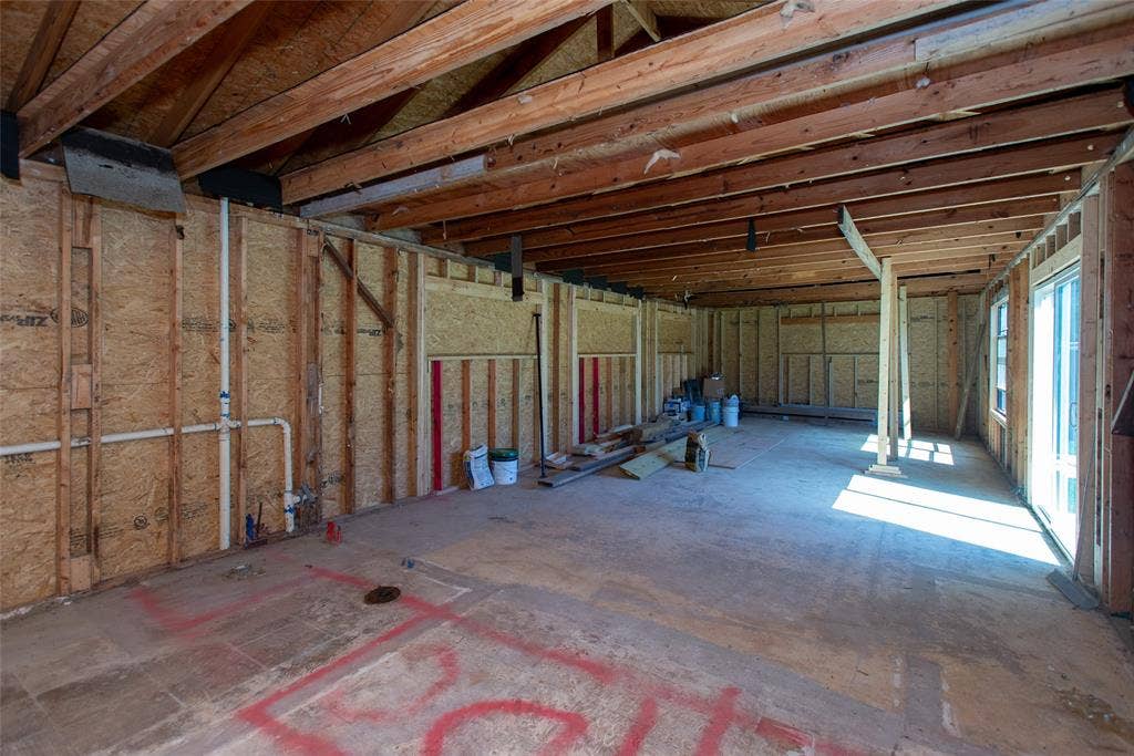210 Lake Front Drive, Mabank, TX 75156