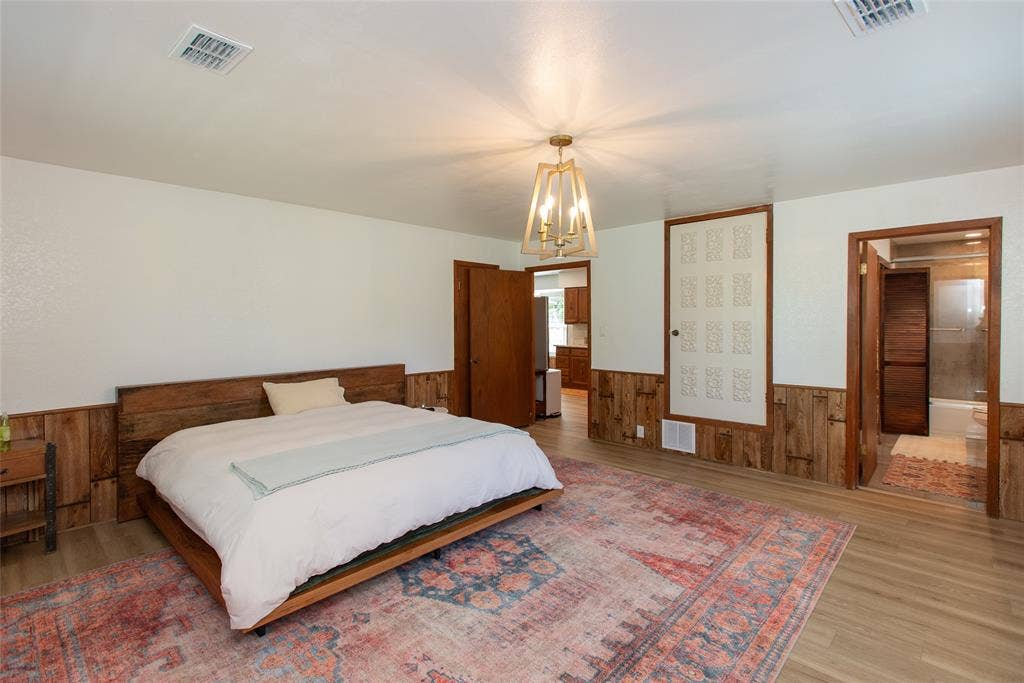 210 Lake Front Drive, Mabank, TX 75156