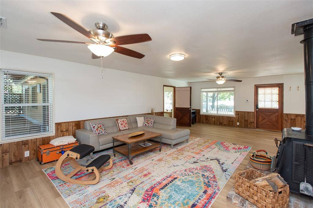 210 Lake Front Drive, Mabank, TX 75156