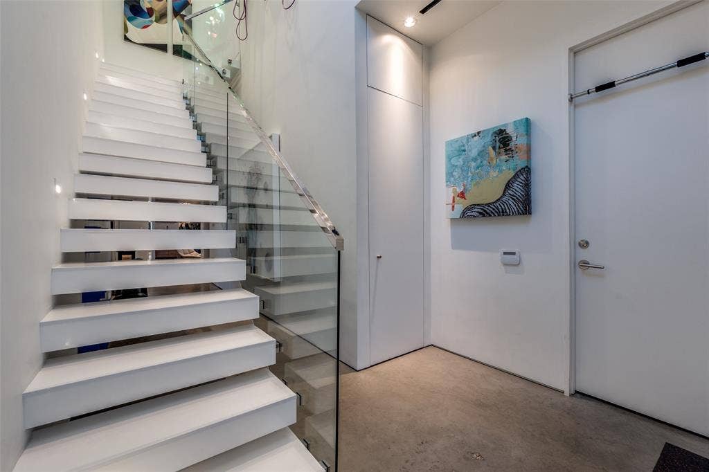 2300 N Carroll Avenue, Dallas, TX 75204