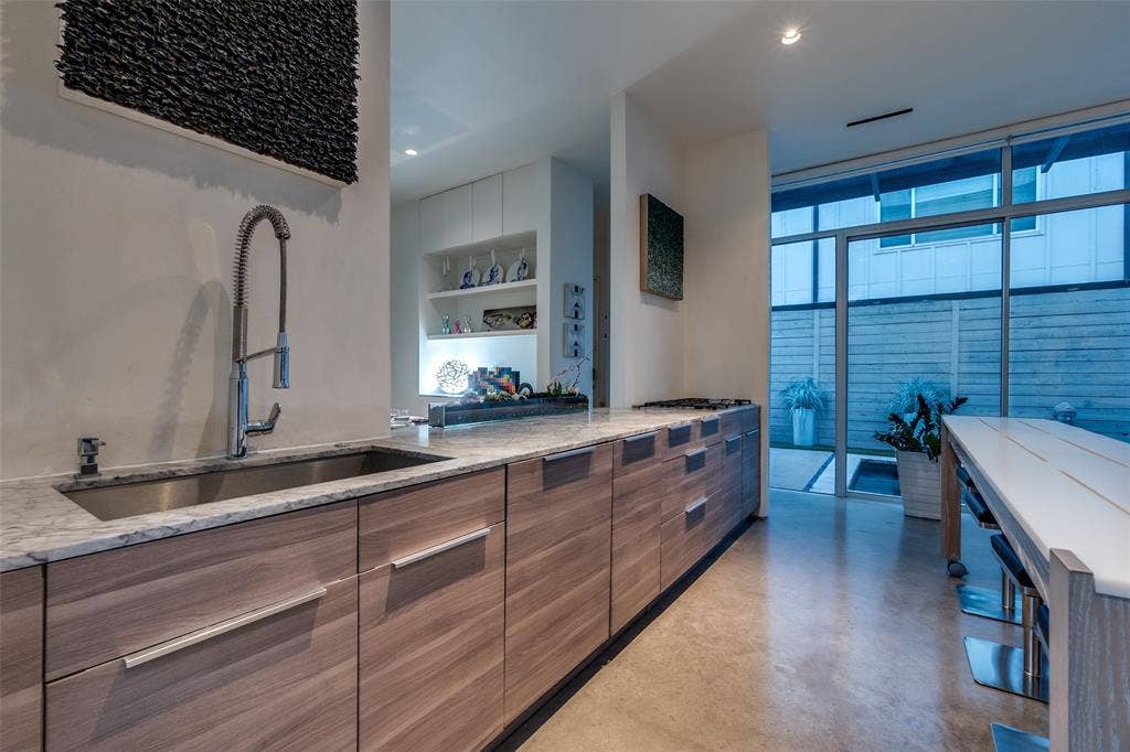 2300 N Carroll Avenue, Dallas, TX 75204